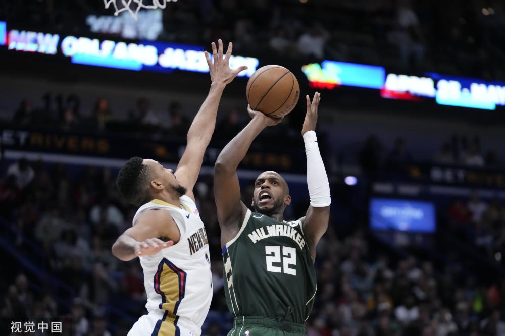 更折射出两 更折射出两