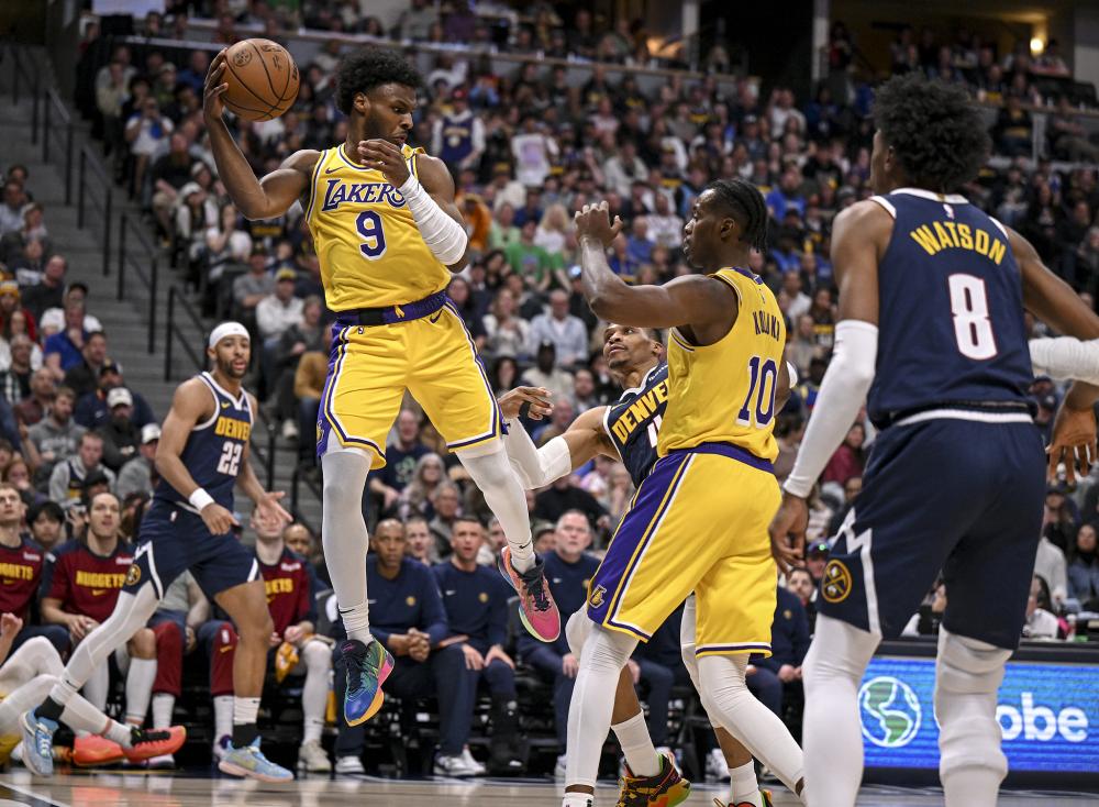 在季前赛演 在季前赛演